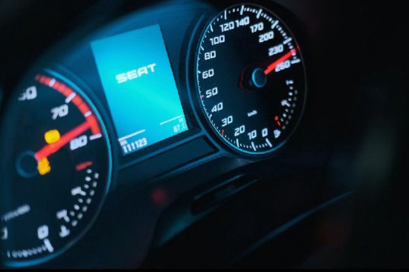 Peligros del exceso de velocidad en avenidas de Lima y cómo evitarlos al conducir